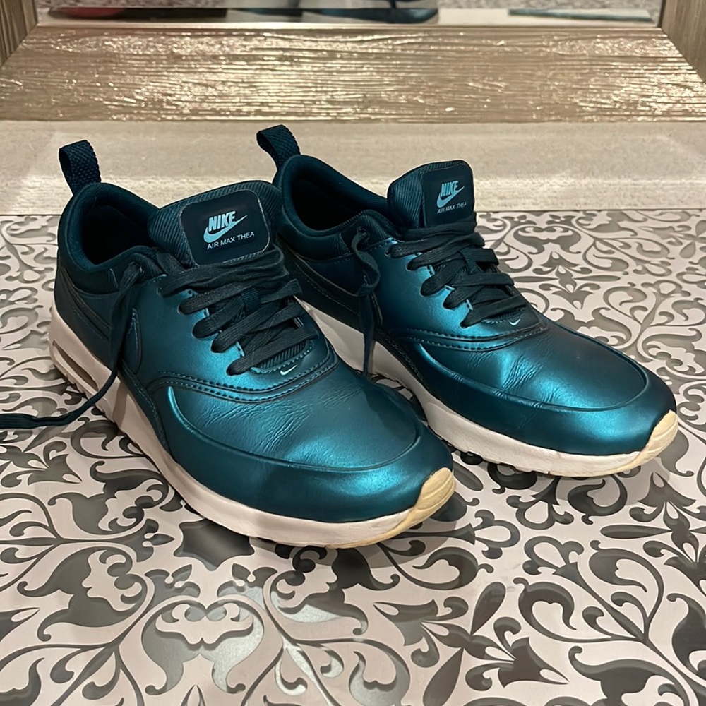 Nike Women's Air Max Thea Metallic Dark Sea Sneakers